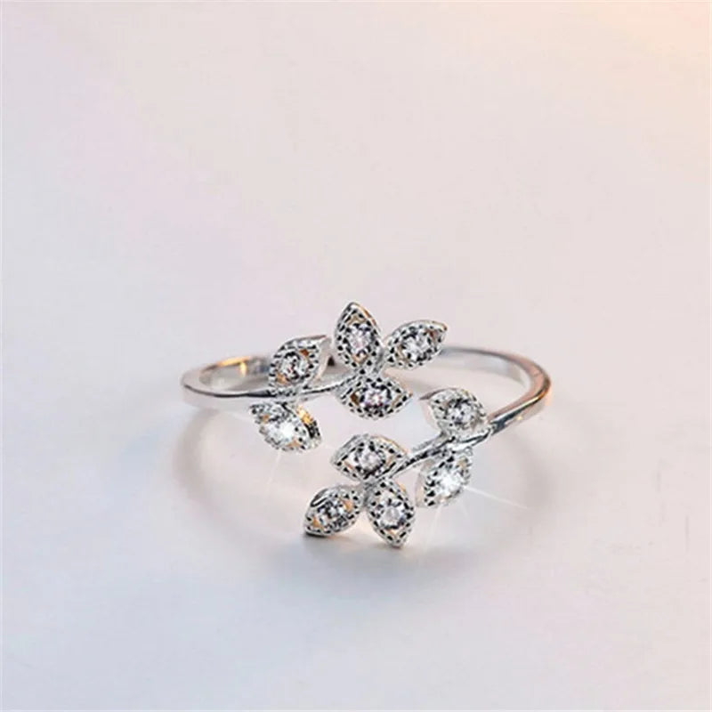 EPSINIA™ “Daisy Bloom” Ring — Korean Elegant Adjustable Flower Ring · Gold Open Design for Women · Wedding & Party Jewelry Gift