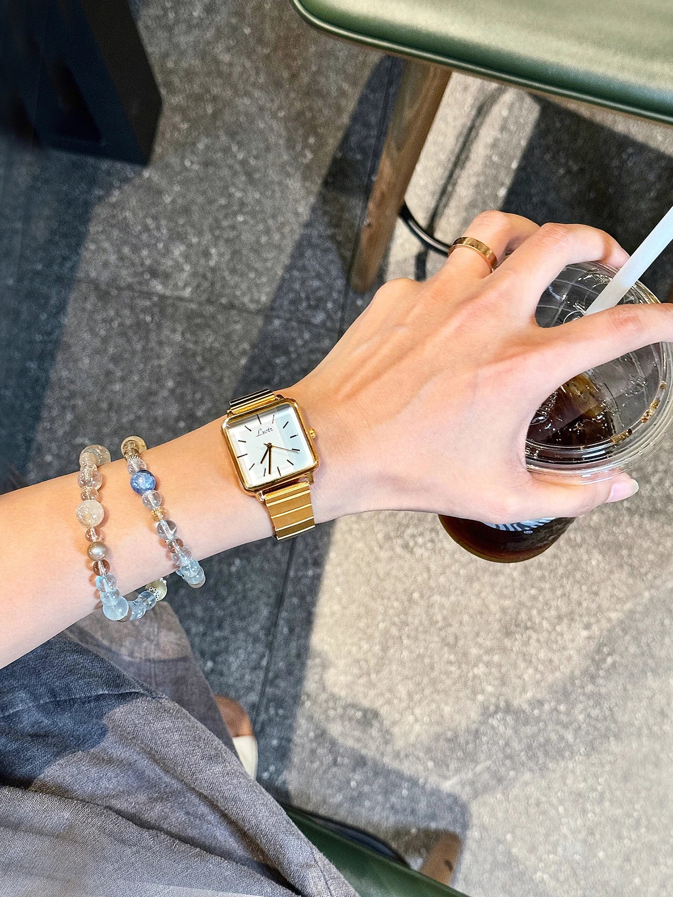 1 Piece of Gold Retro Simple and Elegant Women's Watch Stainless Steel Strap Quartz Watch Square Dial Casual Fashion Waterproof Women's Watch Suitable for Daily Wear Dinner and Other Occasions Decorative Wrist