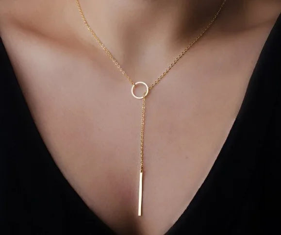 EPSINIA “Orbit” Necklace — Minimal Metal Round Pendant Necklace for Women (2025 Edition)