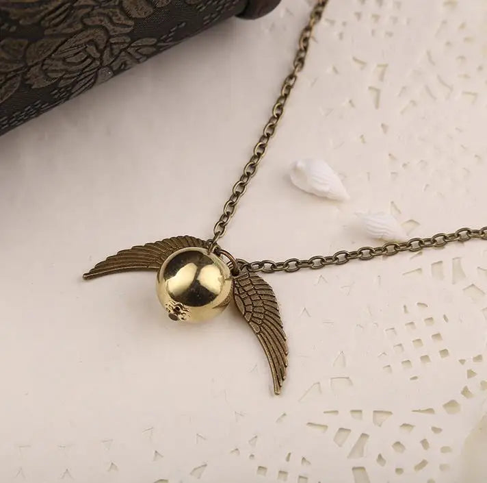 EPSINIA “Orbit” Necklace — Minimal Metal Round Pendant Necklace for Women (2025 Edition)