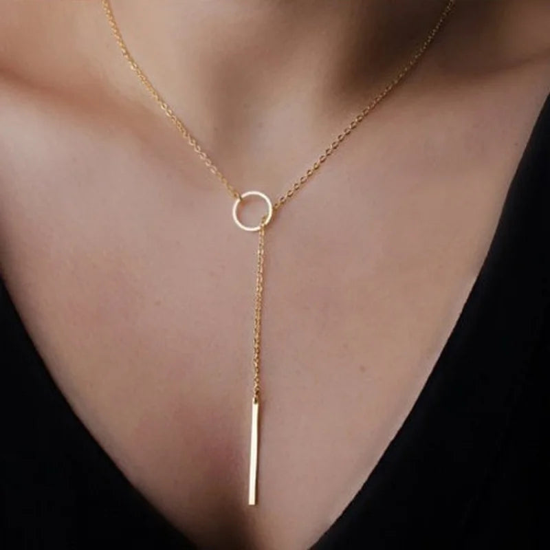 EPSINIA “Orbit” Necklace — Minimal Metal Round Pendant Necklace for Women (2025 Edition)